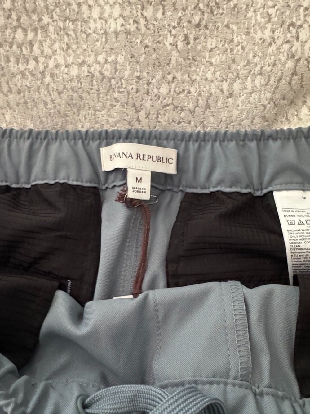 Banana Republic 5" Performance Pull-On Short * Med - Picture 3 of 7